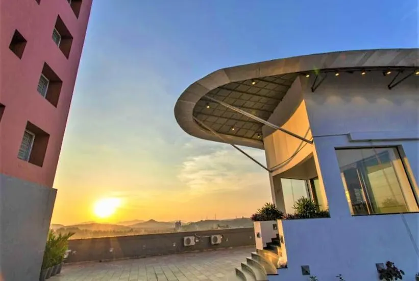 Отель The Terrace Manjeri Индия